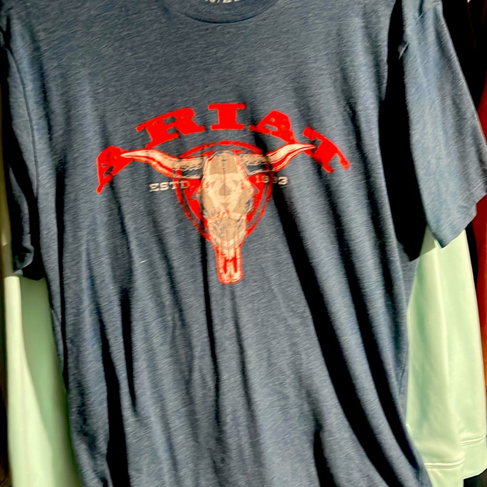 Men’s Ariat t shirt